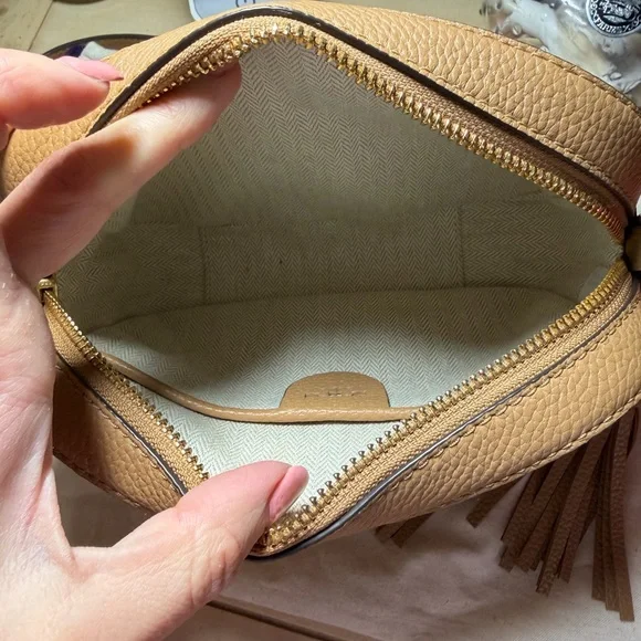 Tory Burch Beige McGraw Camera Crossbody Bag - Picture 4 of 4